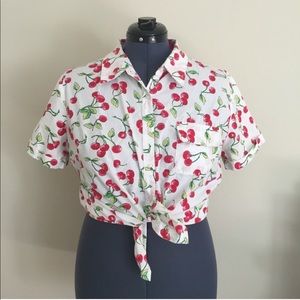 ❌SOLD❌ VTG Cherry Print Blouse